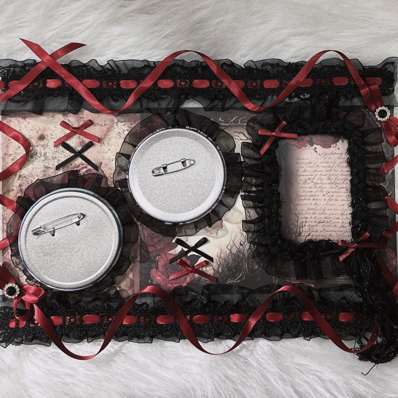 Gothic black red Card Holder I – Organza Ribbon Spool recenzja i cena