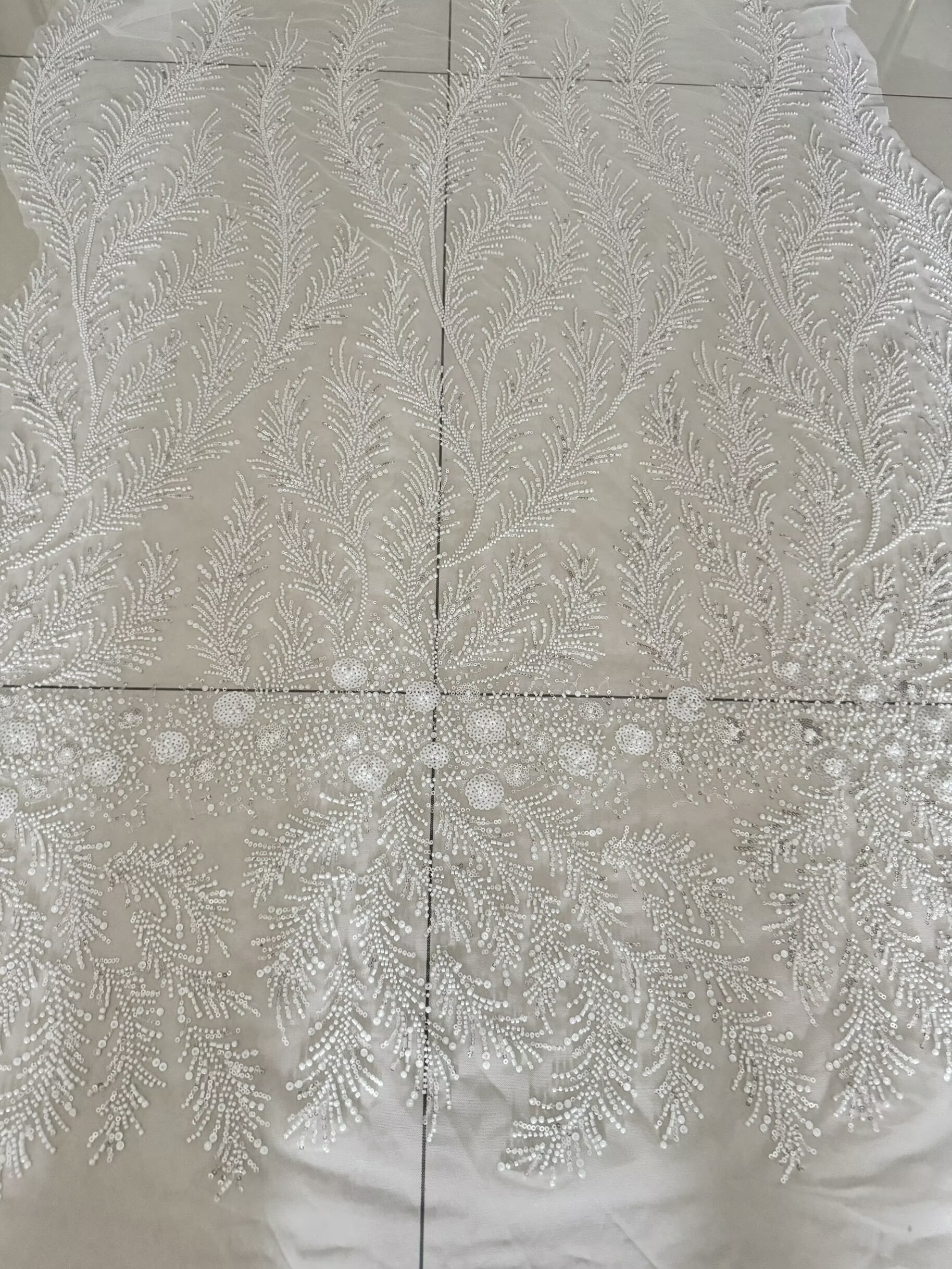 White Beaded Pearl Crystal Seq – Crystal Mesh Fabric recenzja i cena