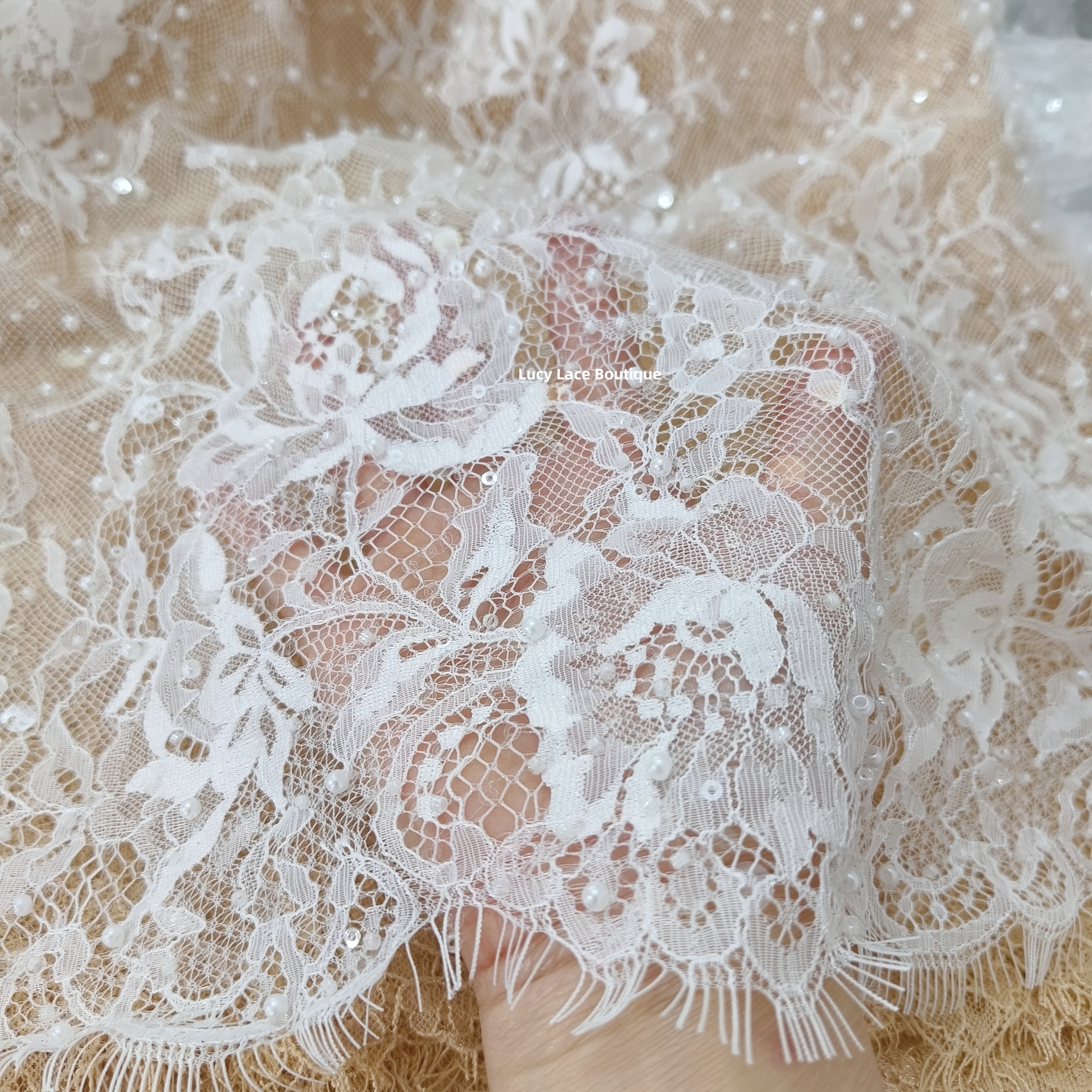 1 Panel 1.5M Wide 3M Long Off  – Sequin Fabric Panel recenzja i cena