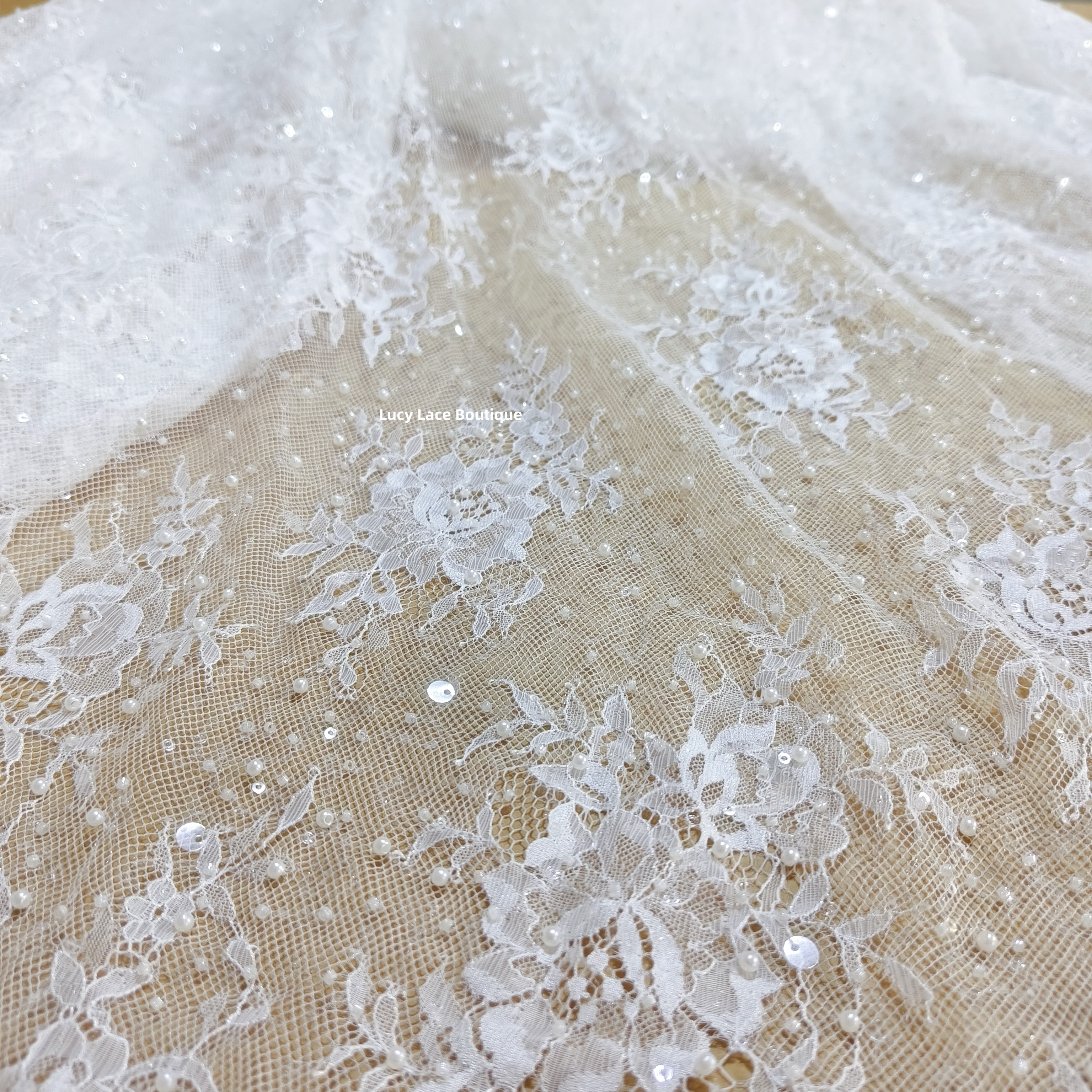 1 Panel 1.5M Wide 3M Long Off  – Sequin Fabric Panel recenzja i cena