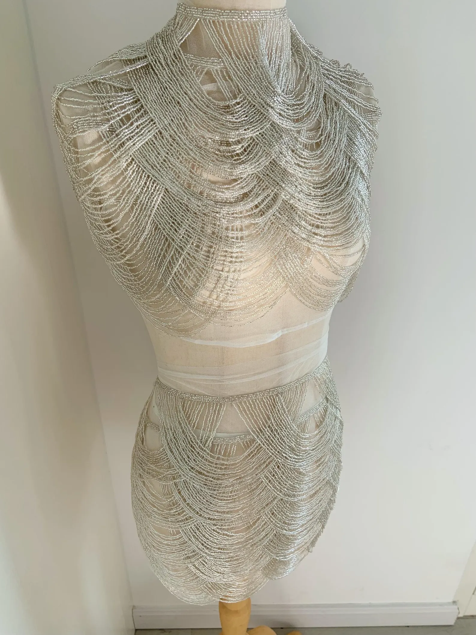 Silver Chains Cape Fabric, Bea – Beaded Trim Fringe recenzja i cena